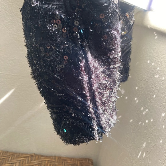 NWOT Beautiful sequined top - Picture 7 of 7